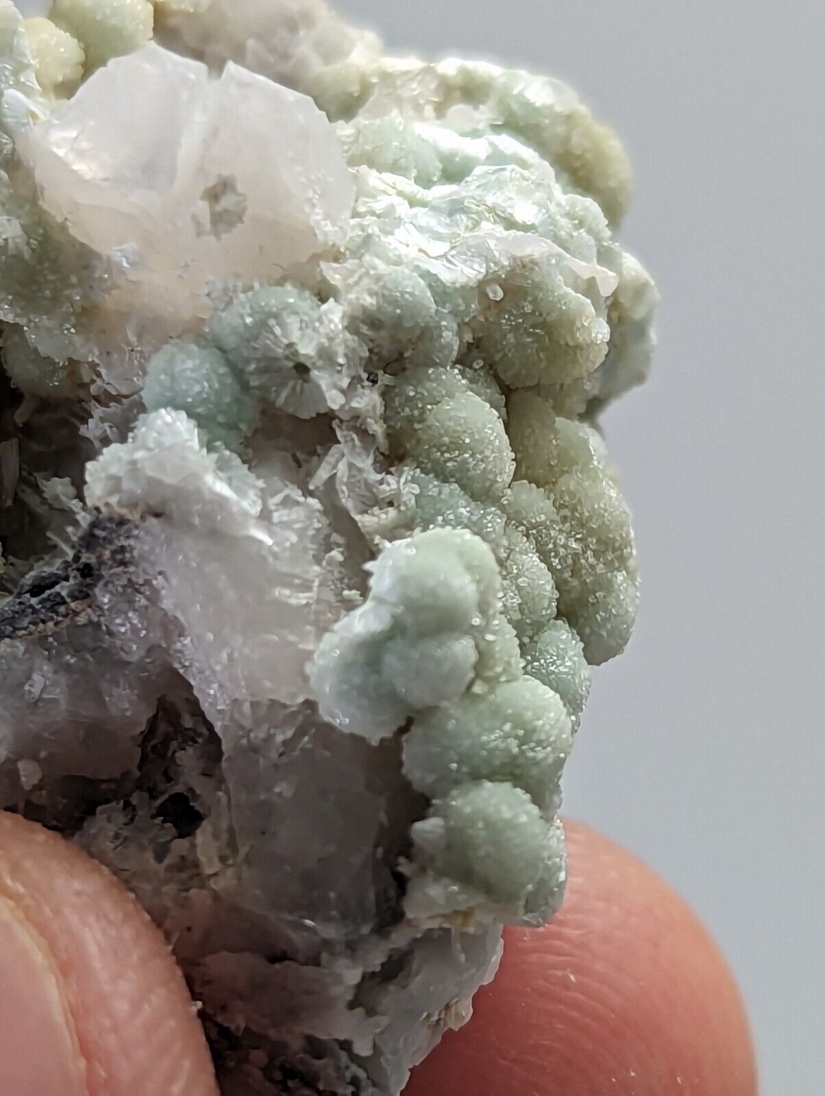 Wavellite on Quartz- 1990s Old Stock - Multi-Hued Mauldin Mountain Arkansas - Collectibles:Rocks Fossils &