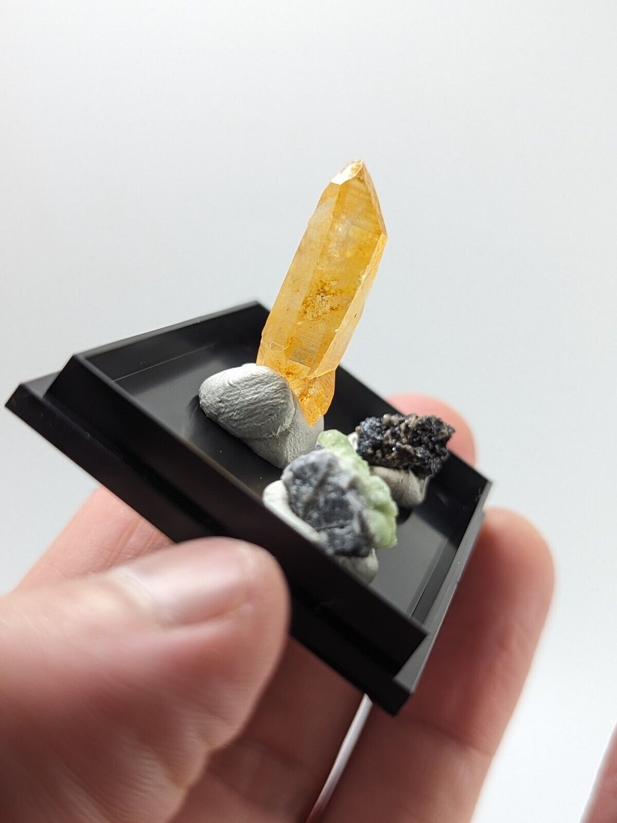 Wavellite + Quartz + Brookite Cluster - Set of 3 w/ case - Old Stock - Arkansas - Collectibles:Rocks Fossils &