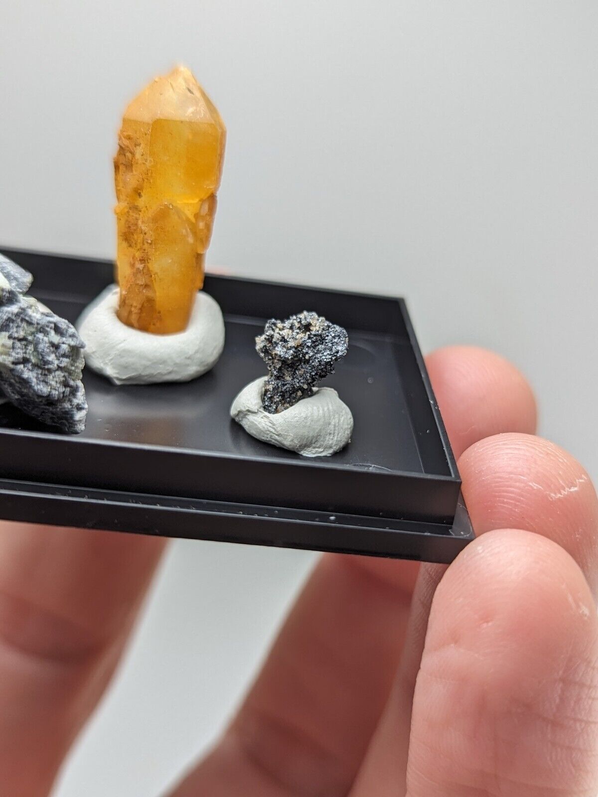 Wavellite + Quartz + Brookite Cluster - Set of 3 w/ case - Old Stock - Arkansas - Collectibles:Rocks Fossils &