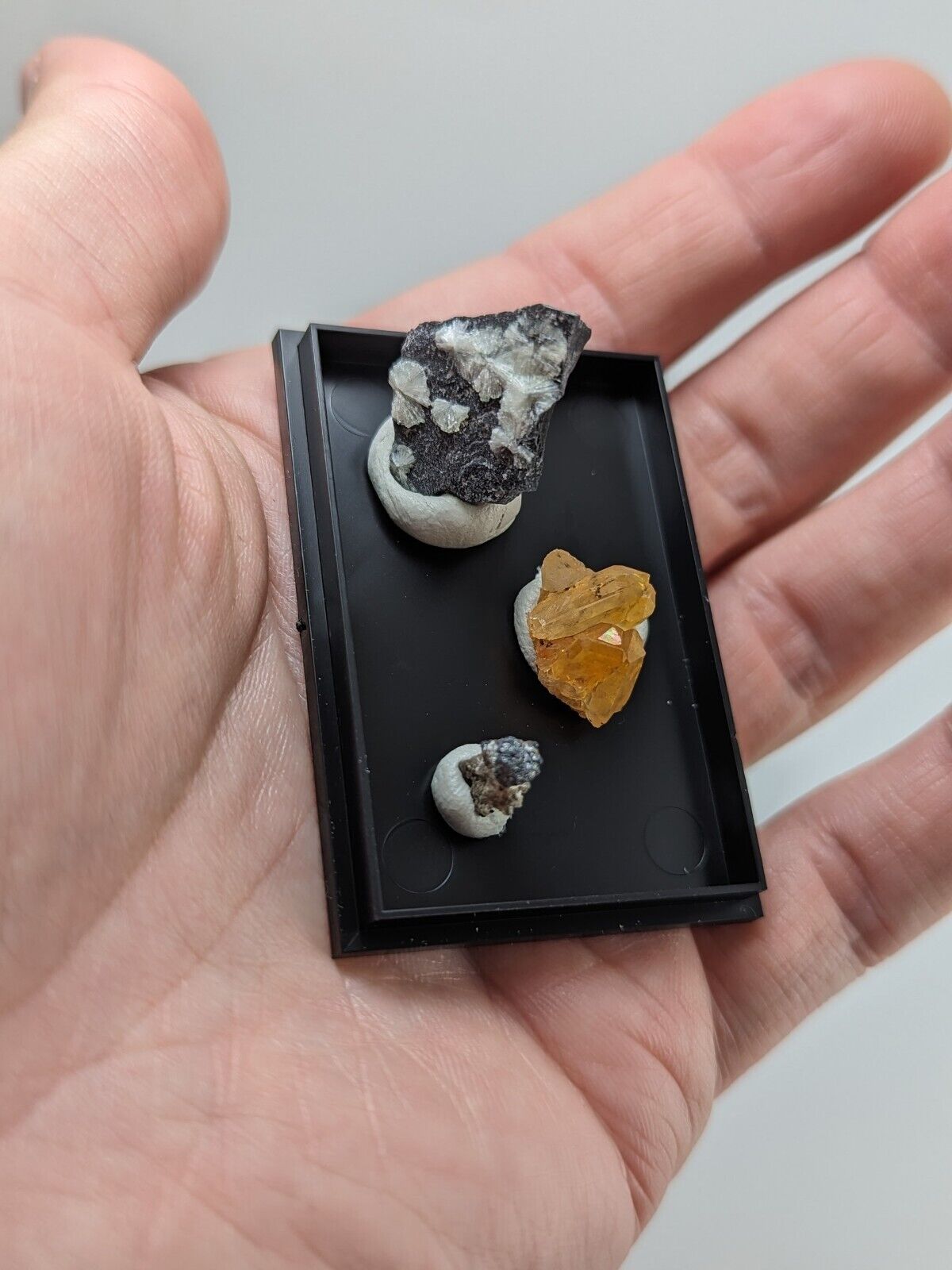 Wavellite + Quartz + Brookite Cluster - Set of 3 w/ case - Old Stock - Arkansas - Collectibles:Rocks Fossils &