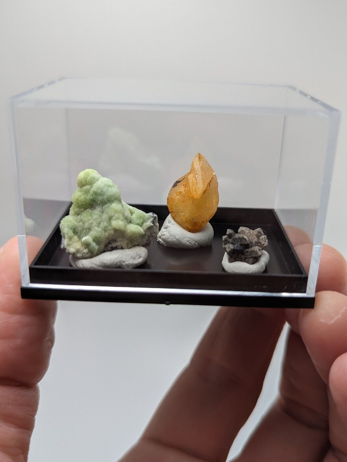 Wavellite + Quartz + Brookite Cluster - Set of 3 w/ case - Old Stock - Arkansas - Collectibles:Rocks Fossils &