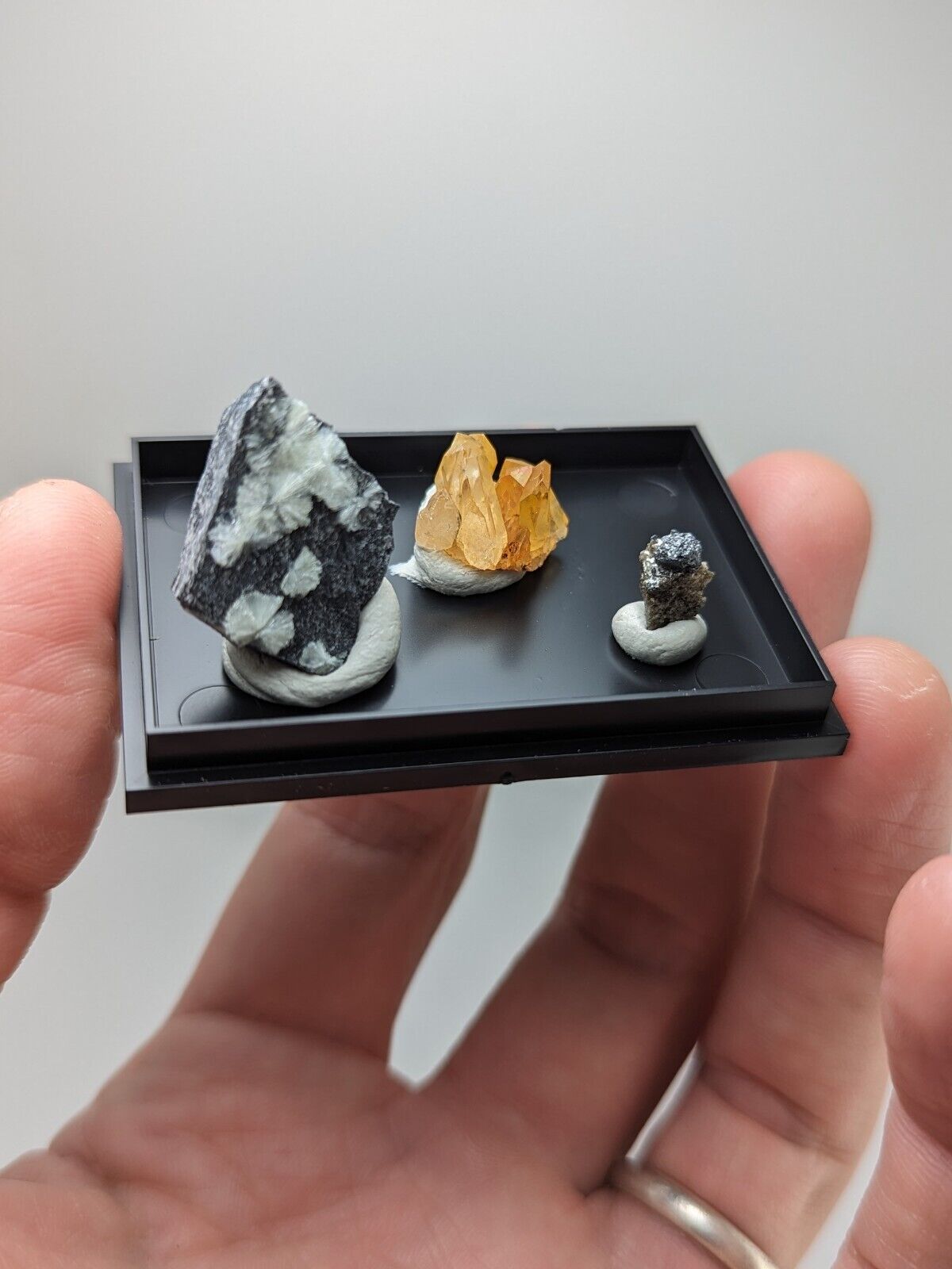 Wavellite + Quartz + Brookite Cluster - Set of 3 w/ case - Old Stock - Arkansas - Collectibles:Rocks Fossils &