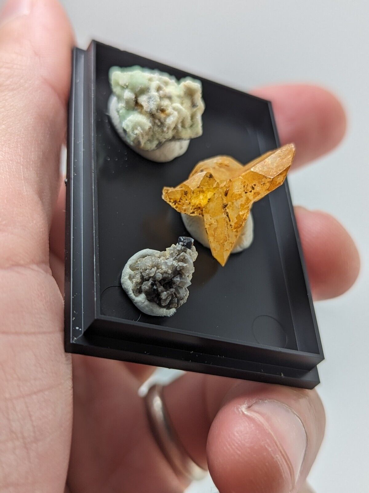 Wavellite + Quartz + Brookite Cluster - Set of 3 w/ case - Old Stock - Arkansas - Collectibles:Rocks Fossils &