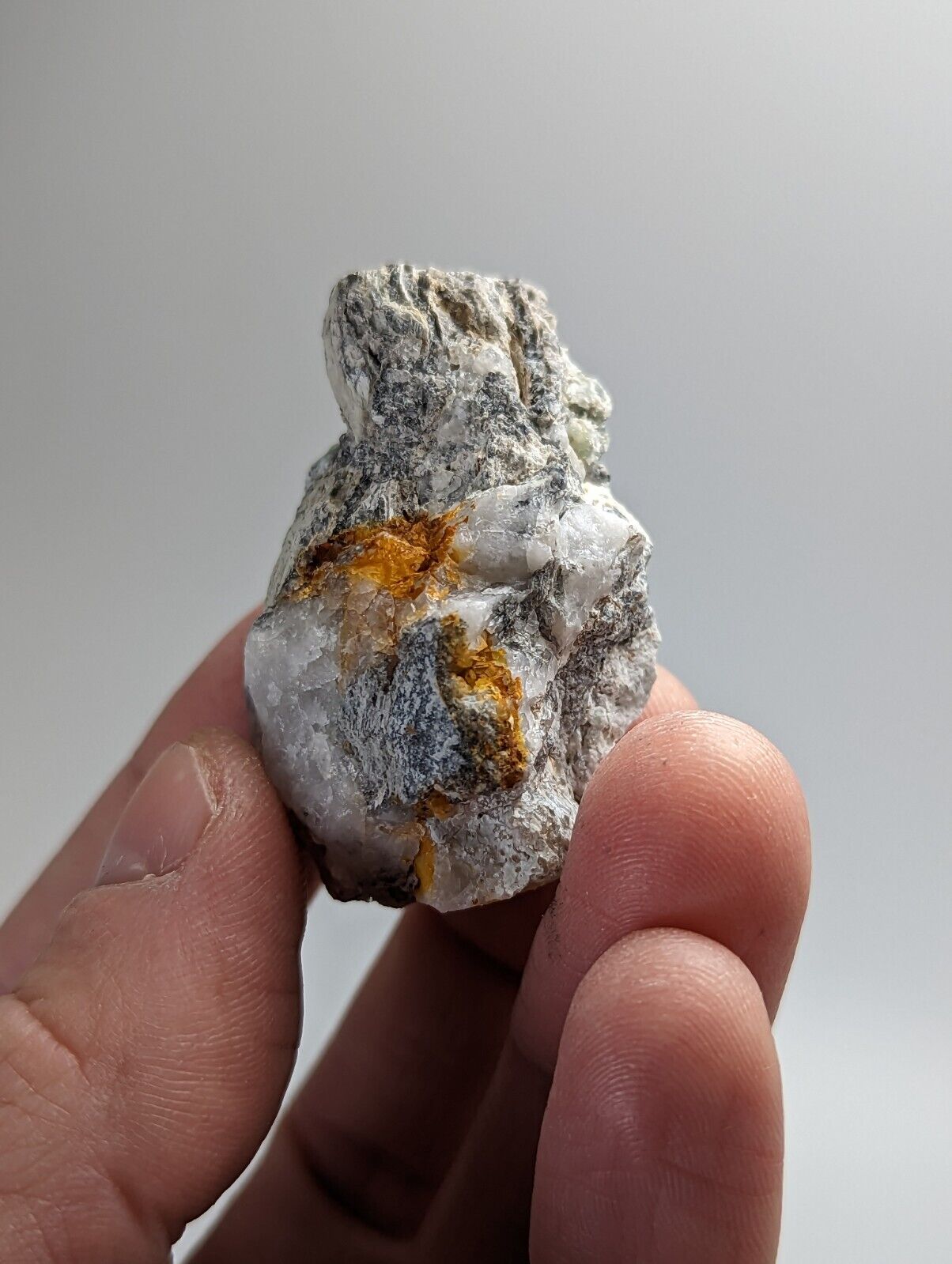 Wavellite on Quartz - Mauldin Mountain Montgomery County Arkansas - Collectibles:Rocks Fossils & Minerals:Crystals