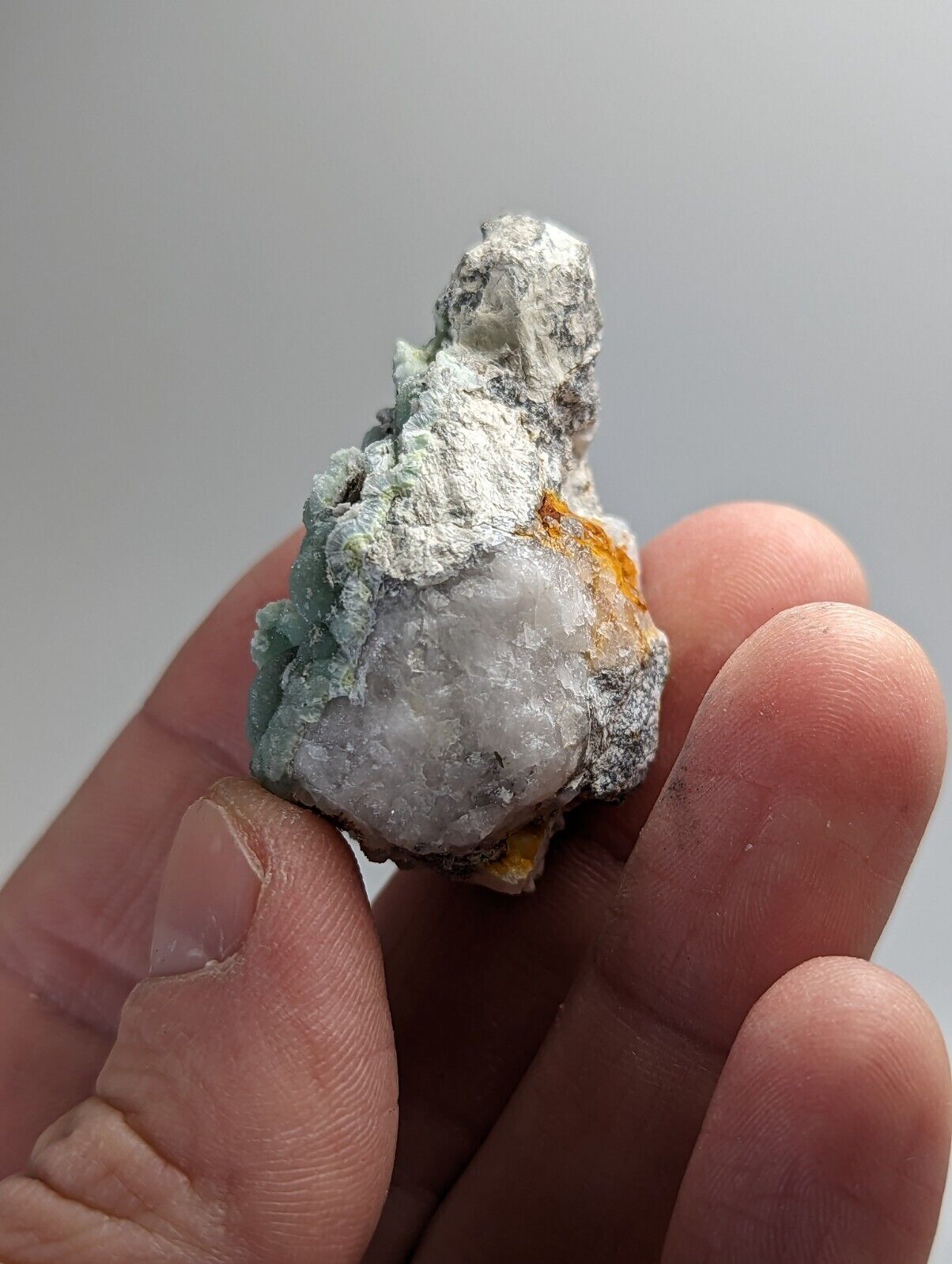 Wavellite on Quartz - Mauldin Mountain Montgomery County Arkansas - Collectibles:Rocks Fossils & Minerals:Crystals