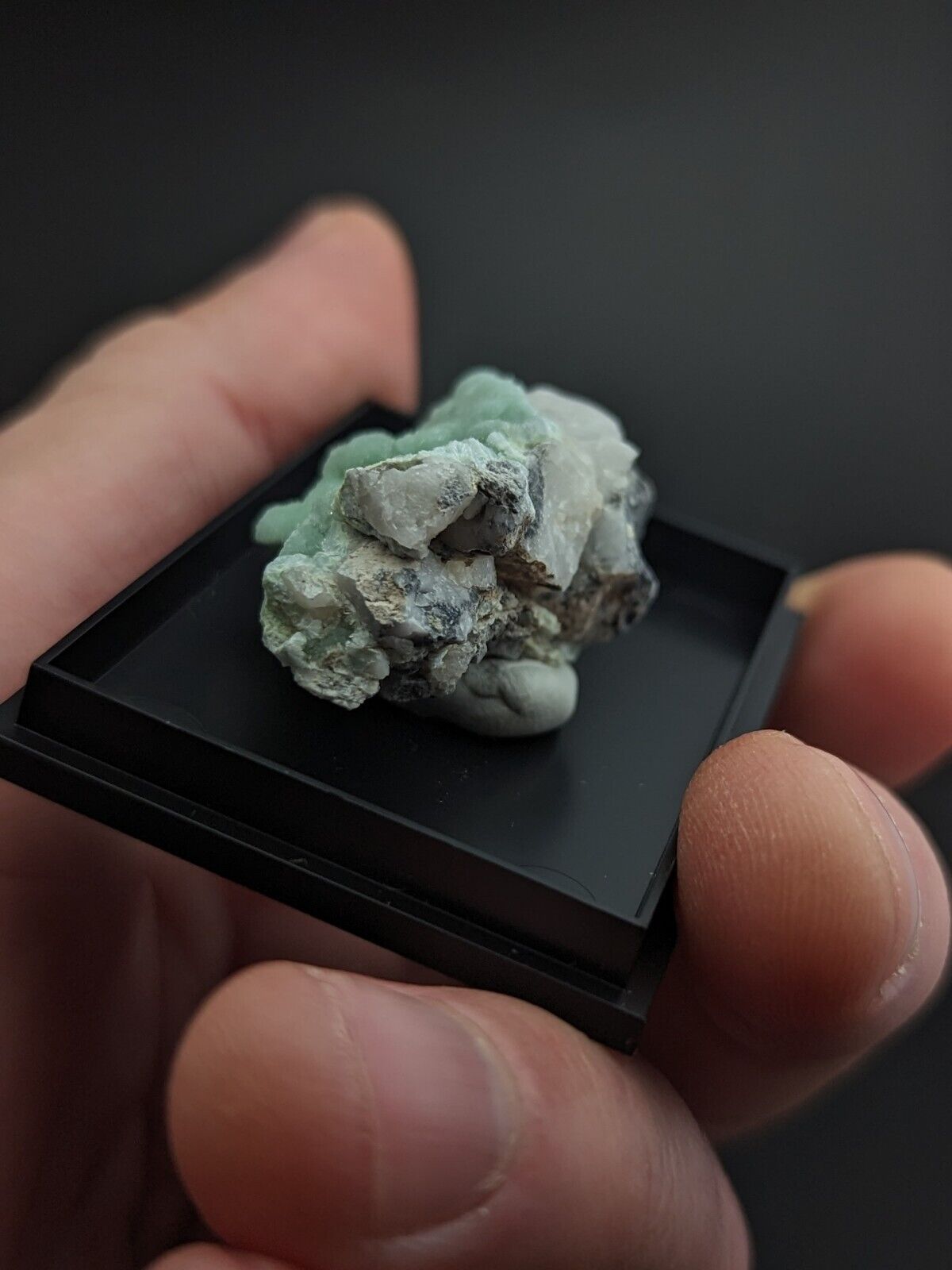 Wavellite - Unique Display w/ case - Old Stock - Mauldin Mountain Arkansas - Collectibles:Rocks Fossils &