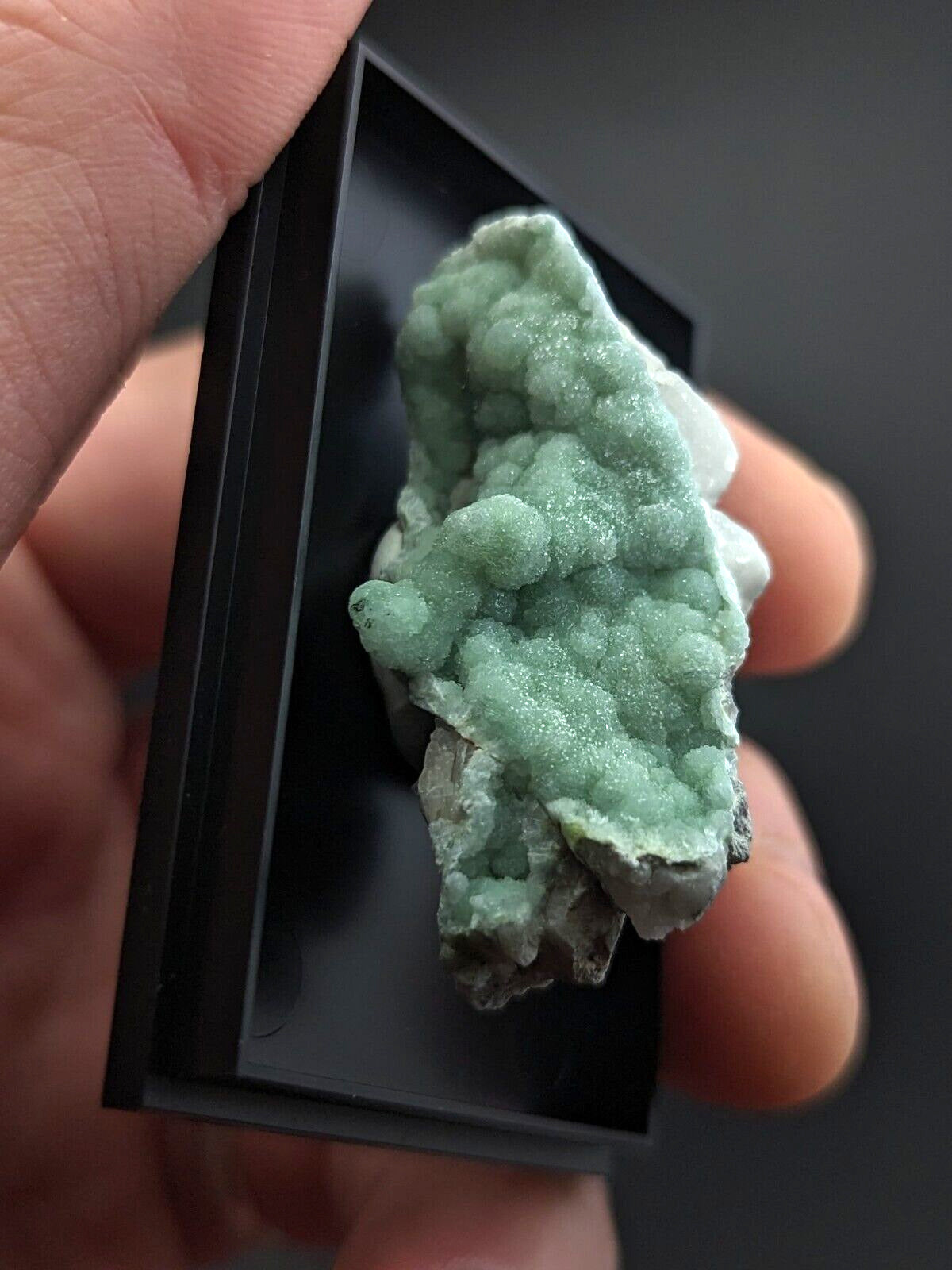 Wavellite - Unique Display w/ case - Old Stock - Mauldin Mountain Arkansas - Collectibles:Rocks Fossils &