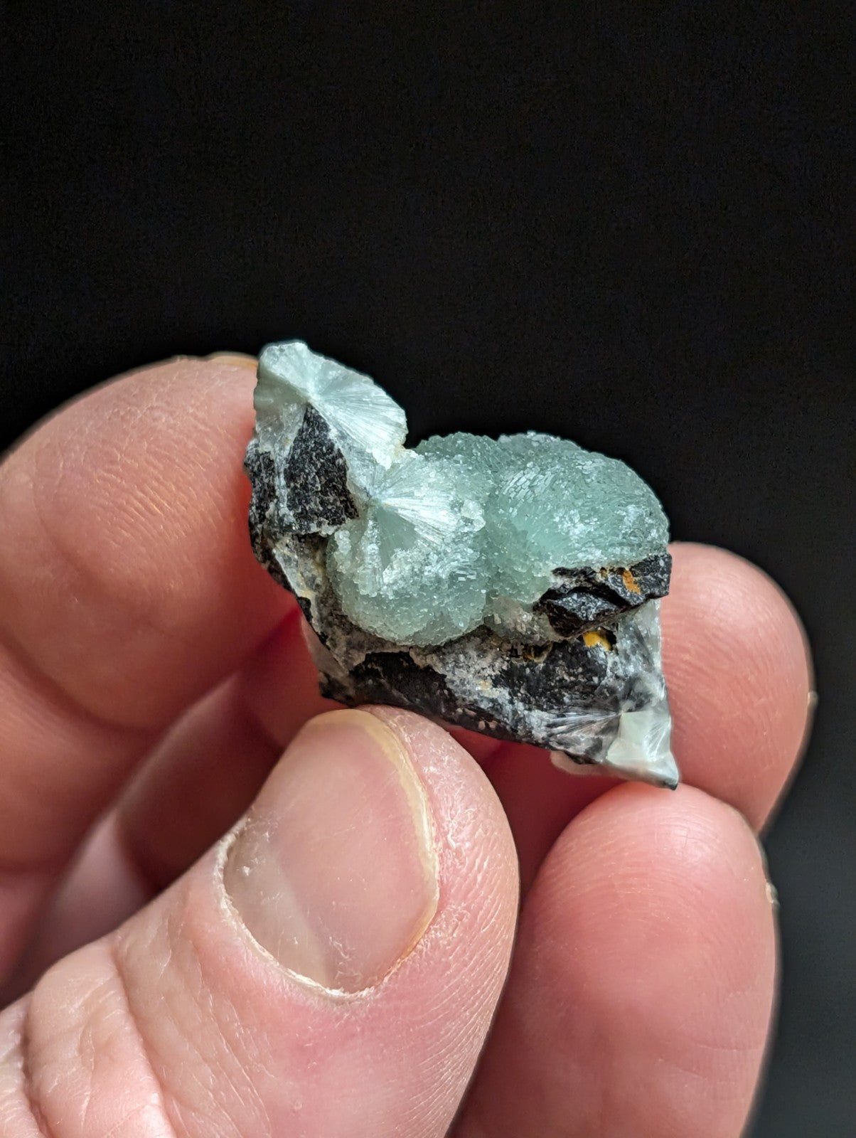 Wavellite w/ Great Crystallization Mauldin Mountain,Montgomery Co. Arkansas A + - Collectibles:Rocks Fossils &